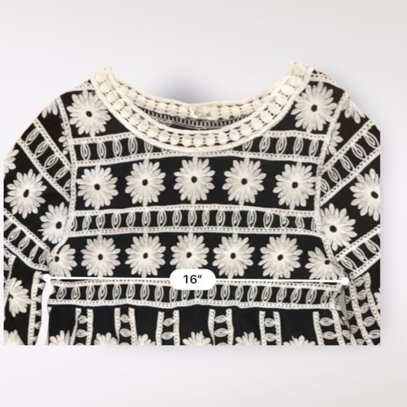 Kindred Embroidered Scalloped edge Boho Top Size‎ M - Picture 6 of 8